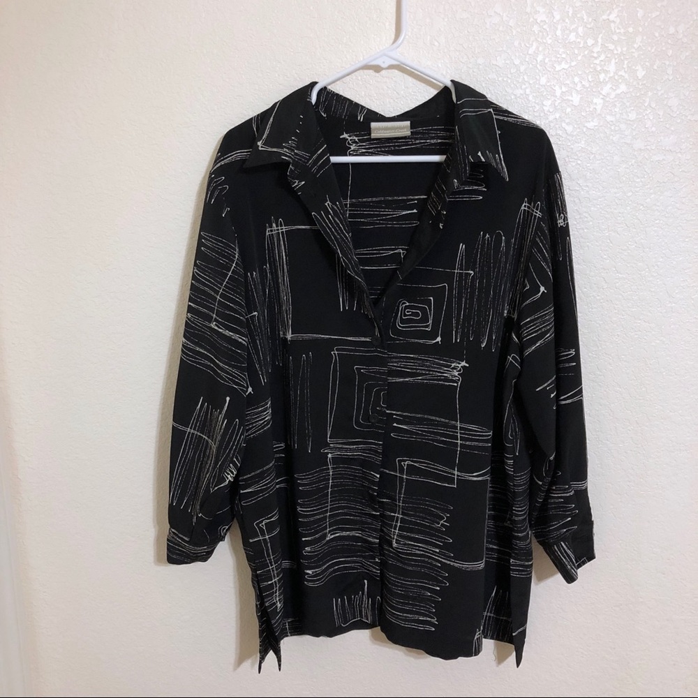 Geo Abstract Blouse - Picture 3 of 4